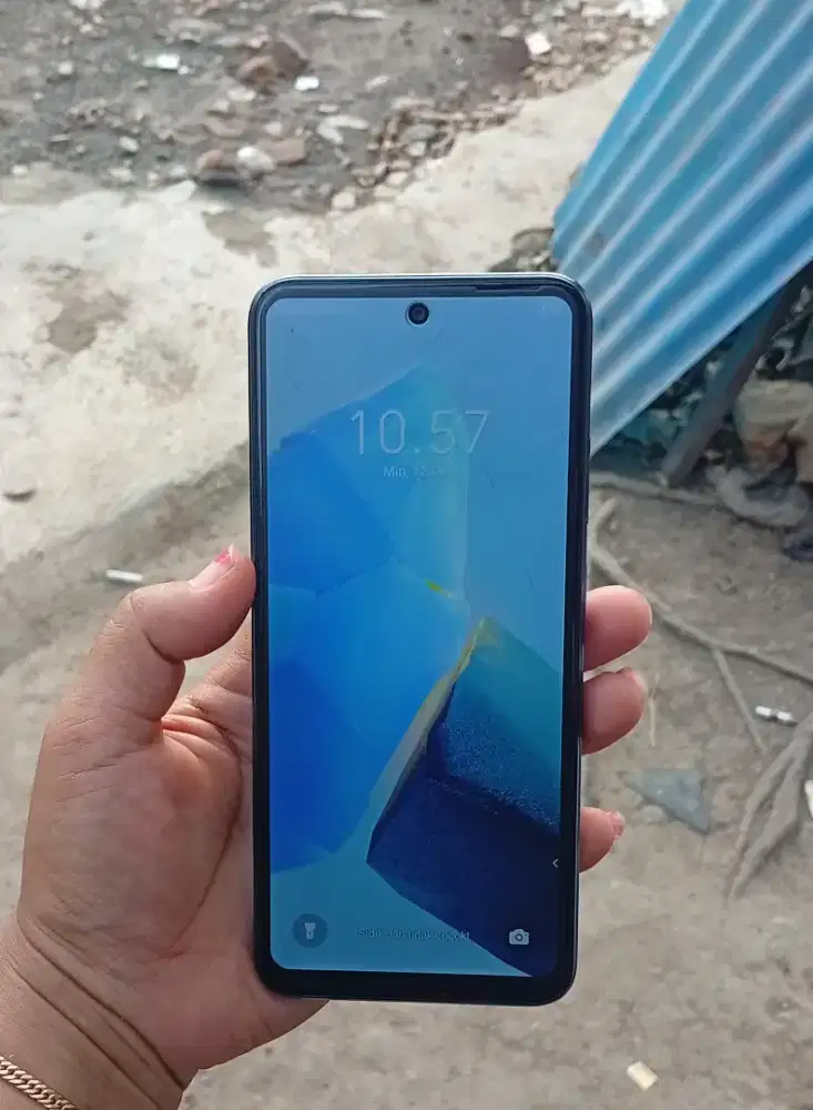 Infinix Hot 30 play ram 4+4/64!.