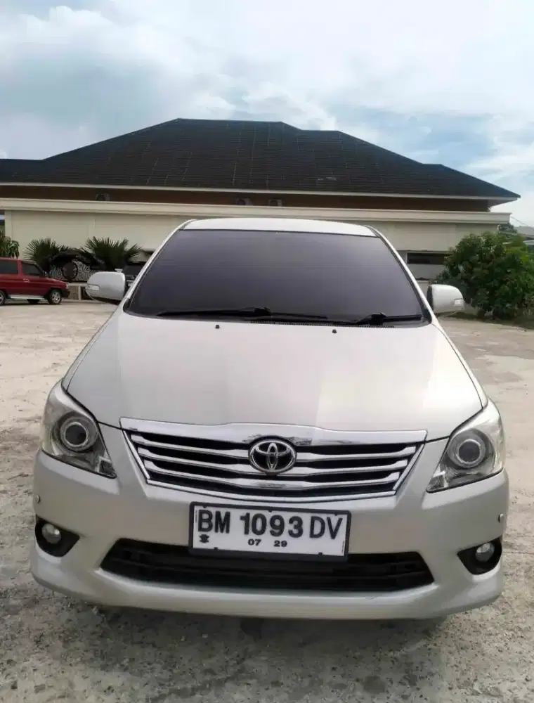 Innova G mt Diesel 2010