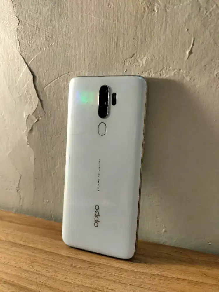 Hp oppo A20 bekas. Warna putih