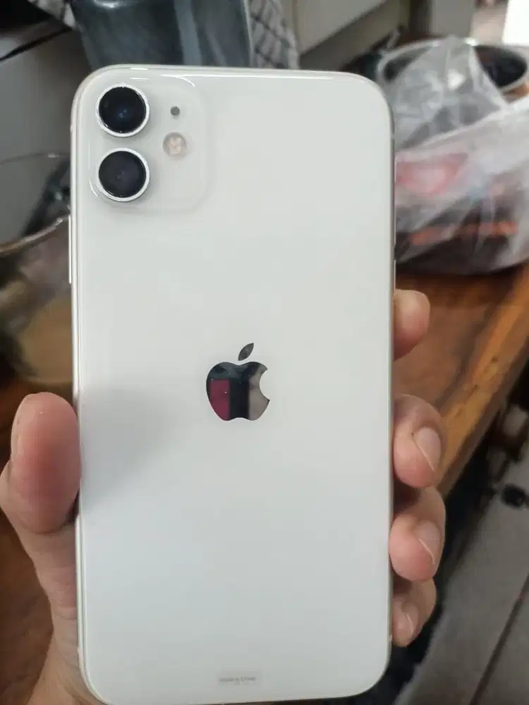 di jual iphone 11 ex ibox 64gb putih