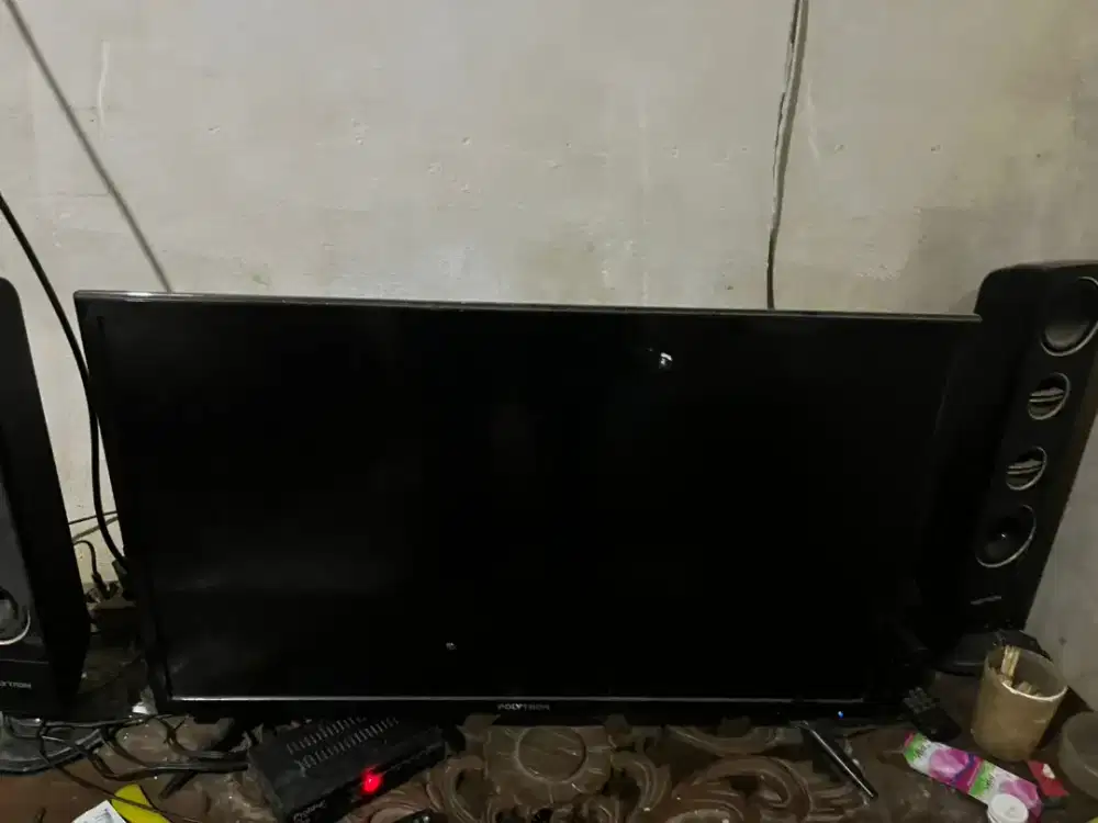Di jual tv 32in Politron