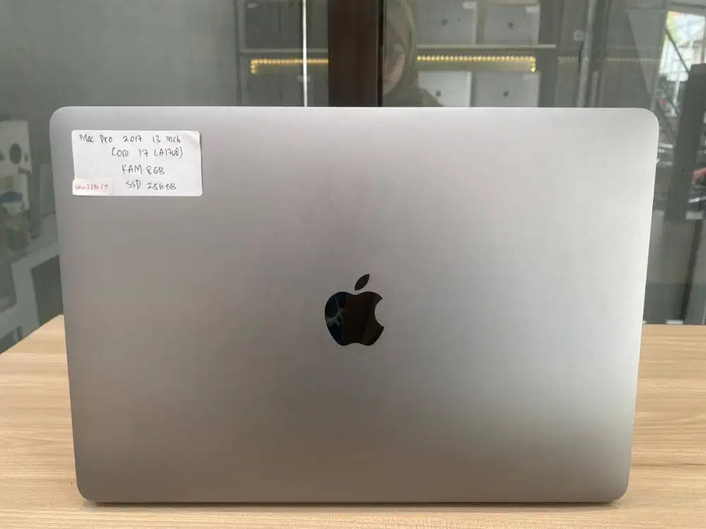 Macbook Pro 2017 13inch Core i7 RAM 8GB/256GB All Normal