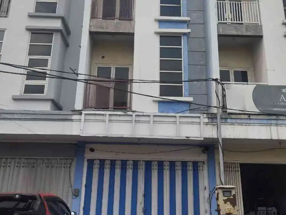 Ruko Jalan Raya Komersial Sidoarjo parkir luas