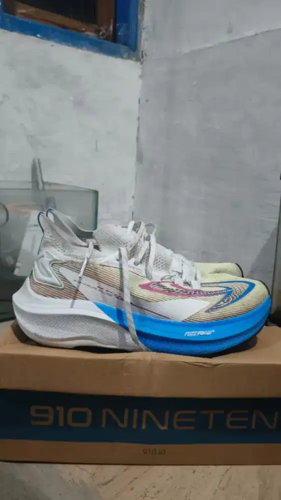 Sepatu Running Nineten Kishi Run Flow