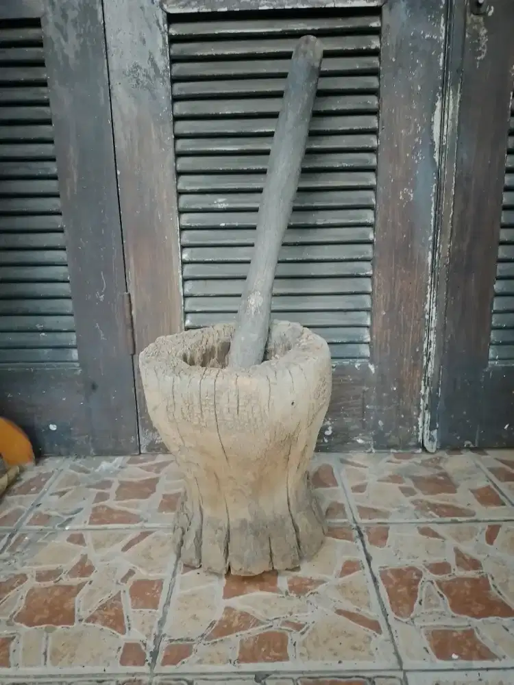 Lumpang erosi + alu