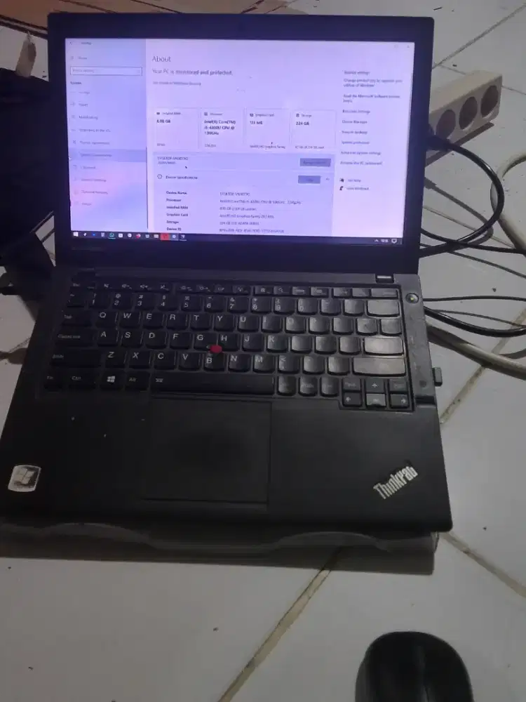 BU Jual cepat laptop Lenovo RAM 8 GB Thinkpad normal mulus