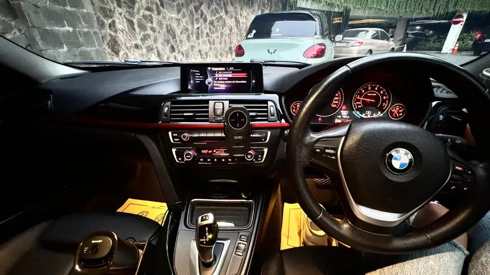 BMW 320i 2013 Bensin