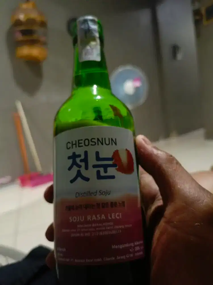 Minuman soju rasa leci