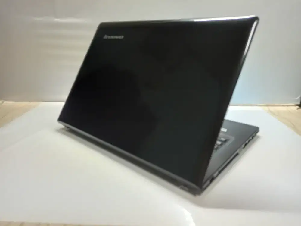 Laptop sekolah.. Lenovo ideapad 300 i5 Gen6 /8Gb /256 gb /Double Vga
