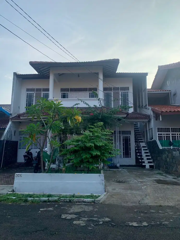 Di jual rumah klasik kebayoran lama Jakarta Selatan