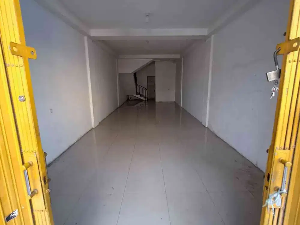 ruko jejer jalan raya mastrip