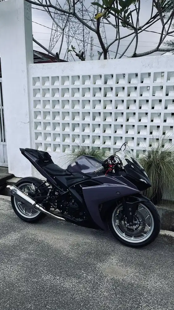 DIJUAL YAMAHA R25.