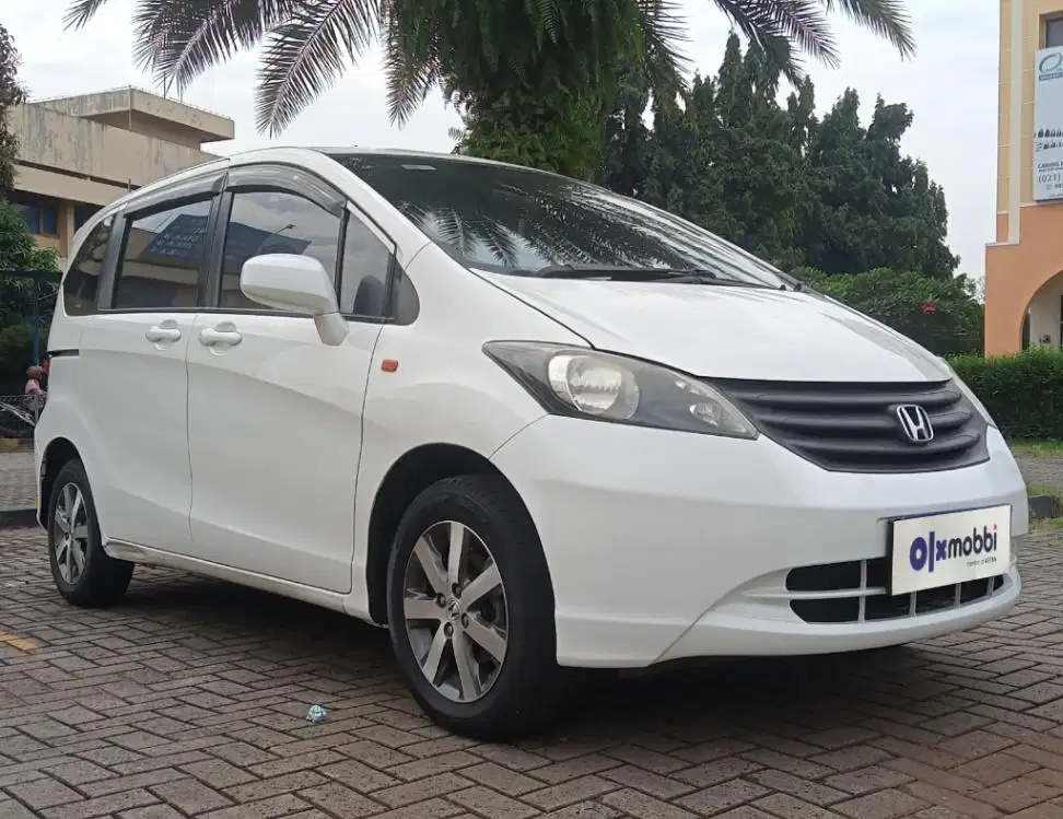 TDP 5,JT Honda Freed 1.5 S Bensin-AT Putih 2012