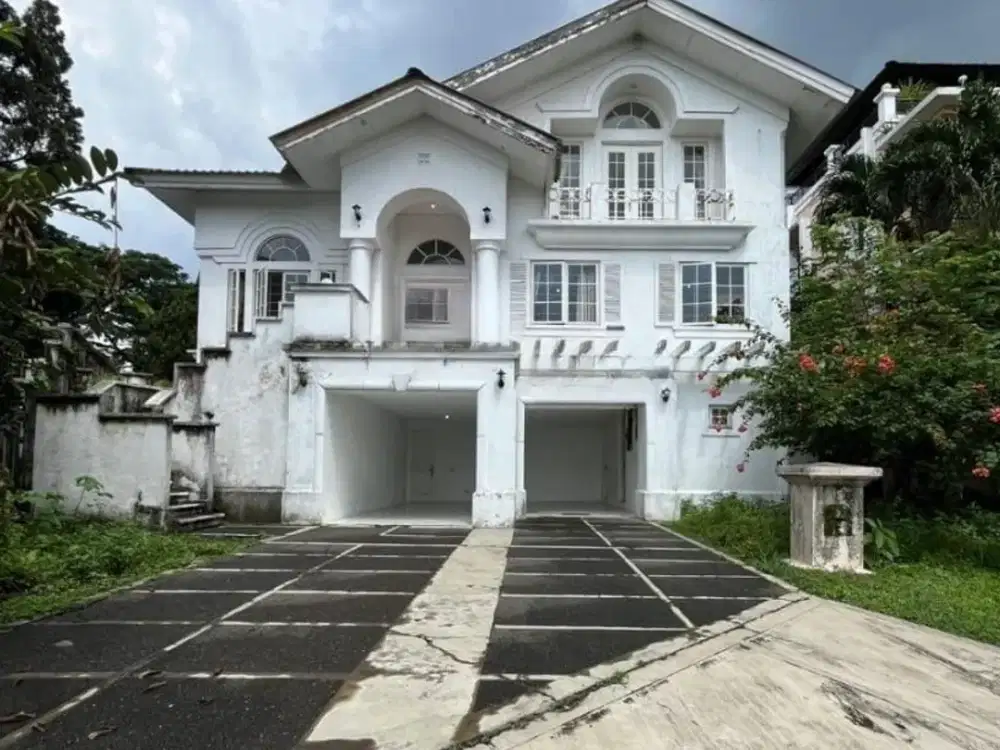 Rumah 2 Lantai dengan Backyard Luas Sentul City, Bogor