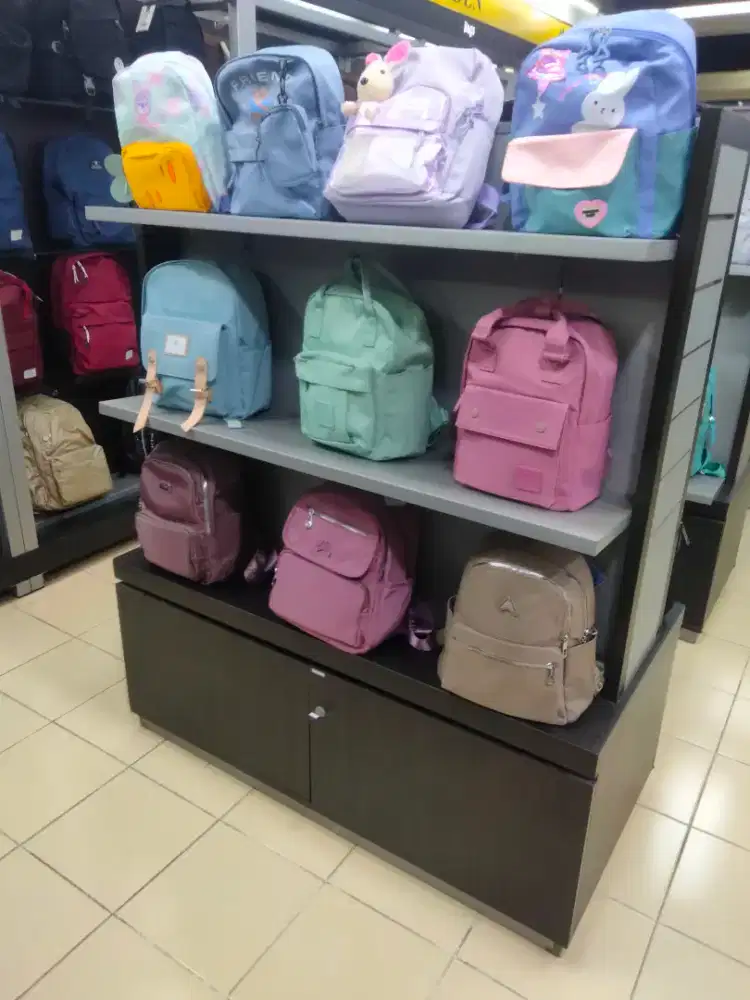 Rak display bahan multiplek