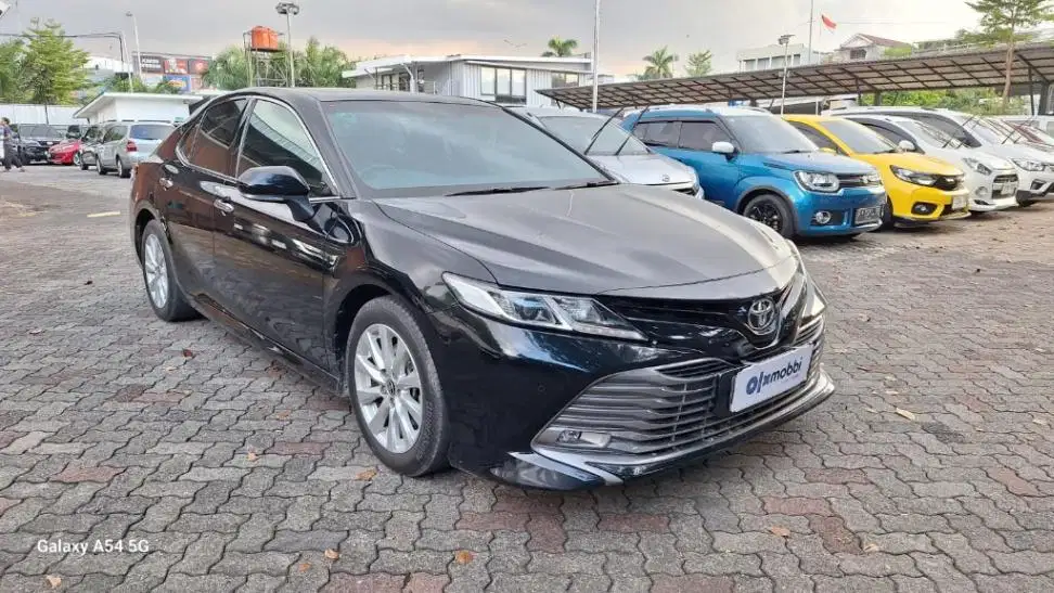 DP RENDAH Toyota Camry 2.5 Hybrid-AT 2020 UAH B