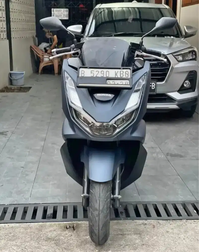 Jual pcx 160 2023 gŕes