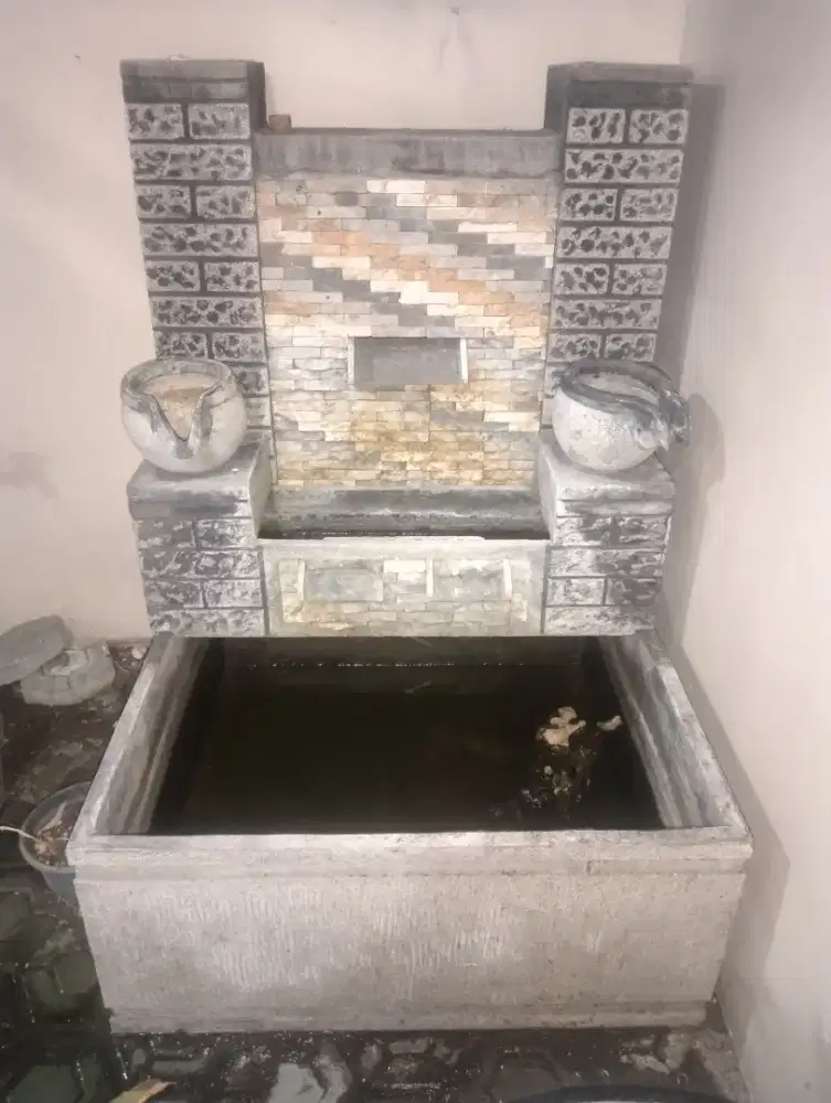 Kolam pancuran minimalis