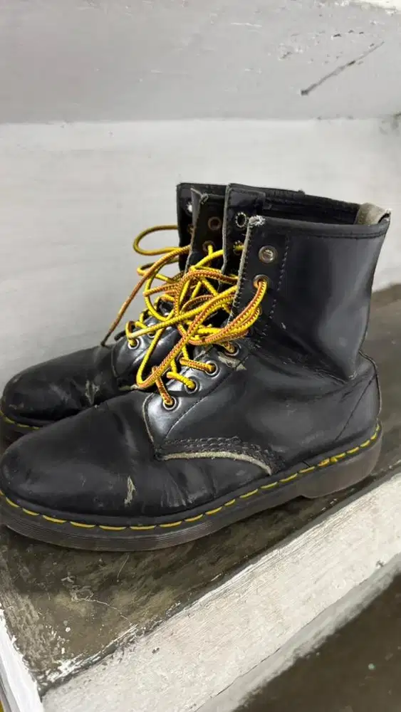 Sepatu Docmart size 38 made in eropa