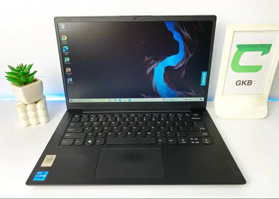 Laptop Lenovo core i3 Ram 8gb Ssd 256gb Layar besar nyaman untuk kerja