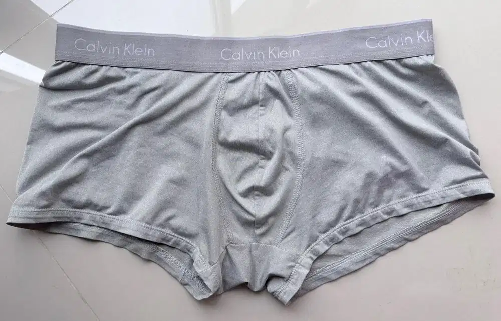 celana dalam boxer Calvin Klein CK Abu (L/XL), tag ada, karet aman
