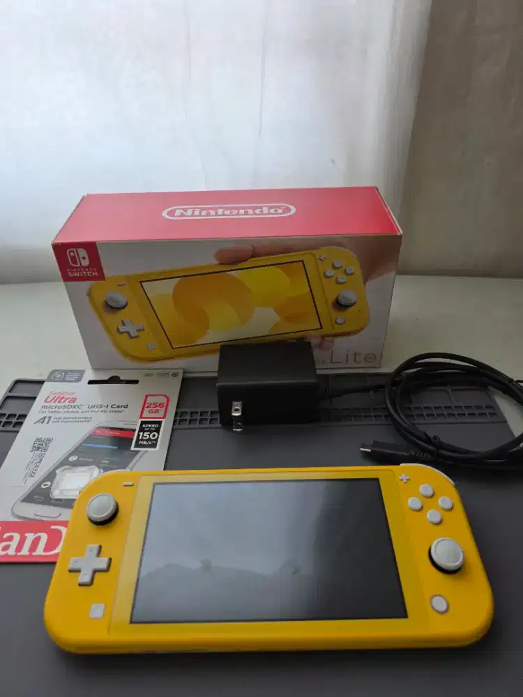 Nintendo Switch Lite 2023, CE FW 128GB, mulus, Like new.