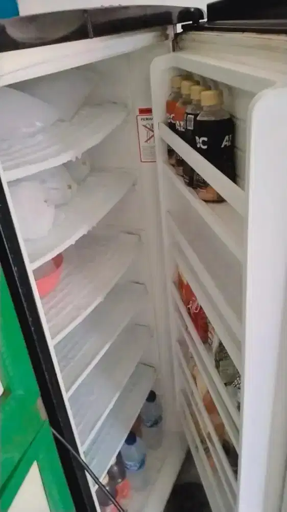 Freezer merk aqua 6 susun
