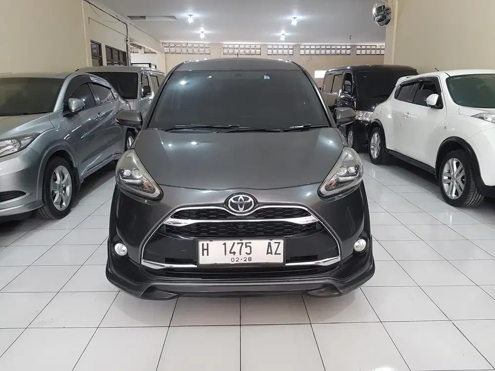 Toyota Sienta 1.5 Q matic 2017