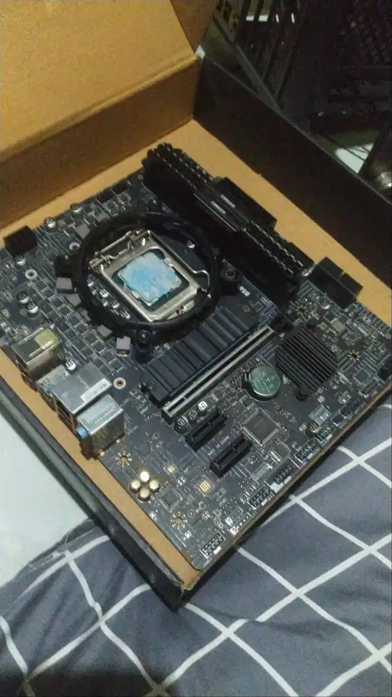 Motherboard + i5-10400