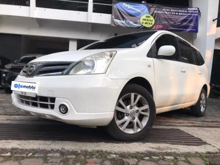 Pajak Panjang - Nissan Grand livina 1.5 SV Bensin-AT 2012