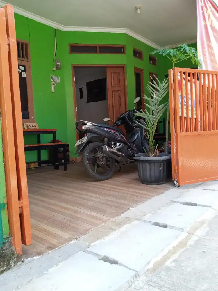 Di jual cepat Rumah huni bonus usaha