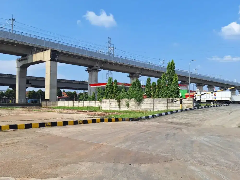 Tanah Kavling mulai dari 300m2-2.115m2 harga 25.000/m2/bln Siap pakai