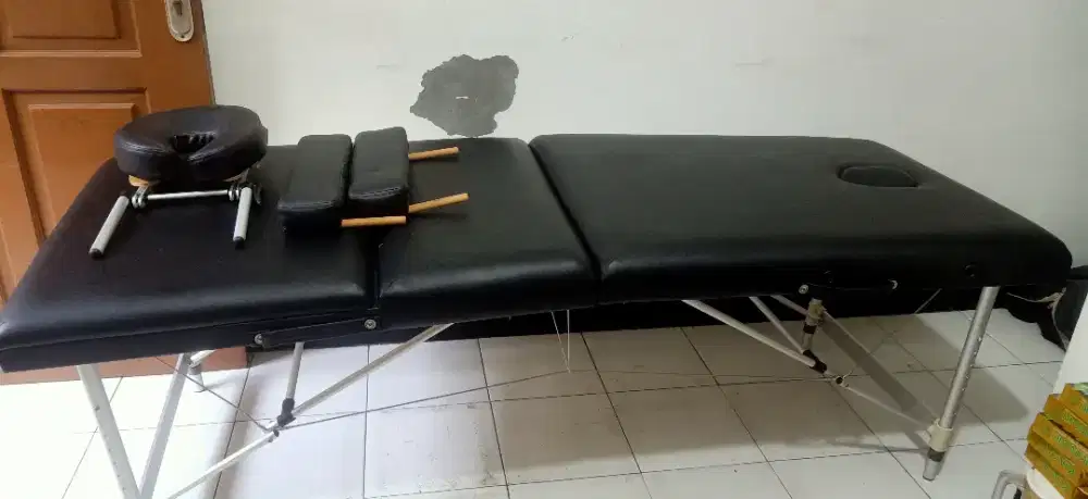 Tempat tidur salon