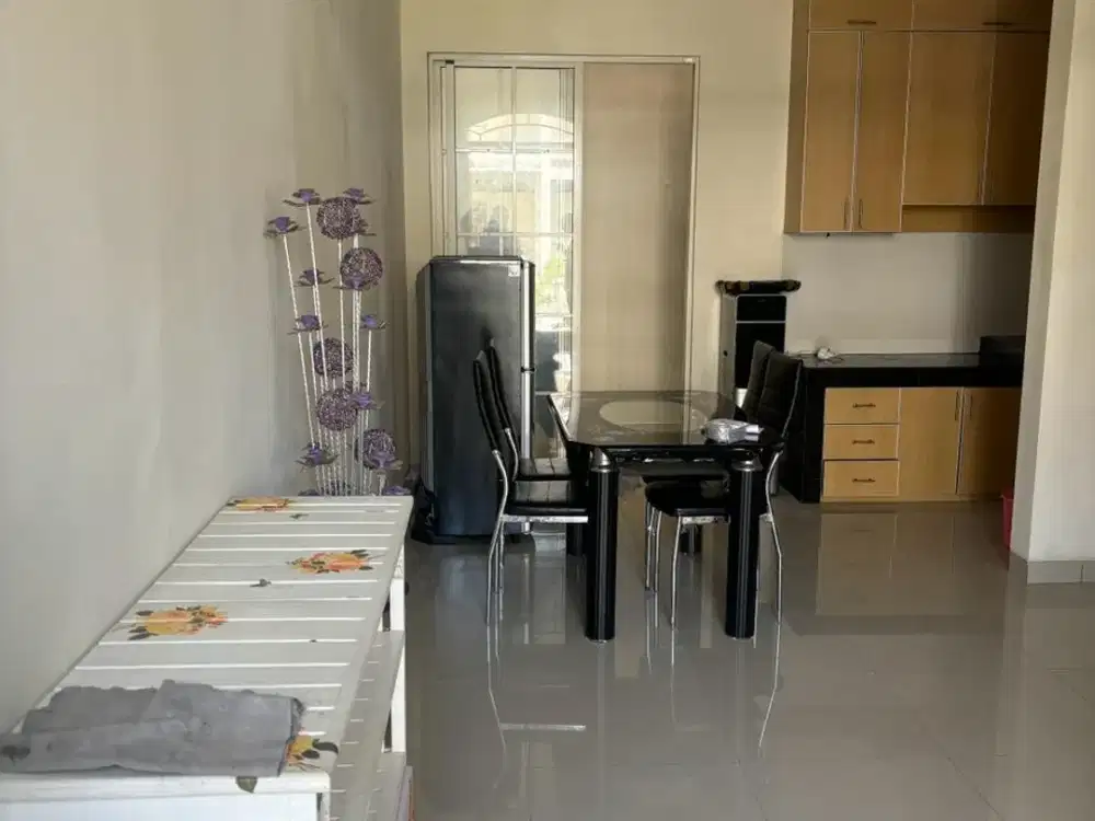 DIJUAL RUMAH CANTIK DAN FURNISH HADAP UTARA TERMURAH DI WEST EUROPE GLC