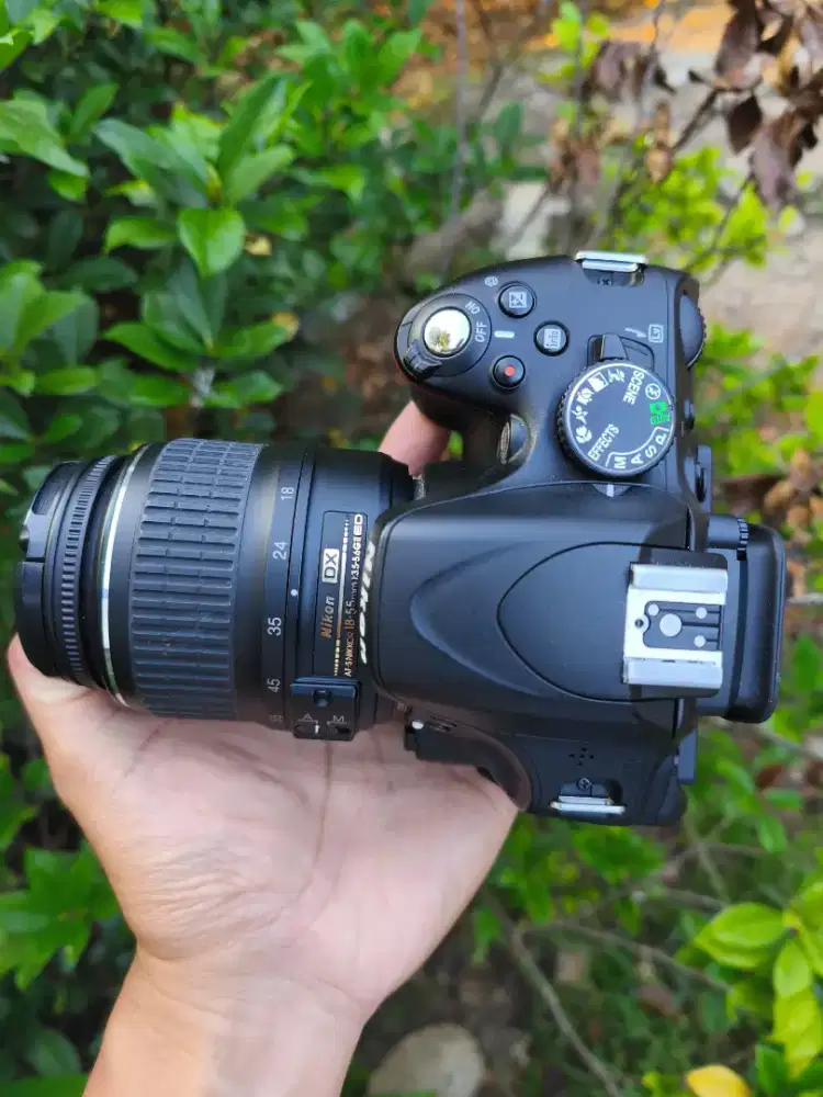 Nikon D5100 Kit 18-55mm Like New