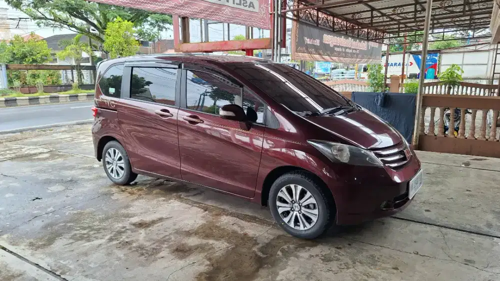 JUAL MOBIL FREED PSD TAHUN 2011