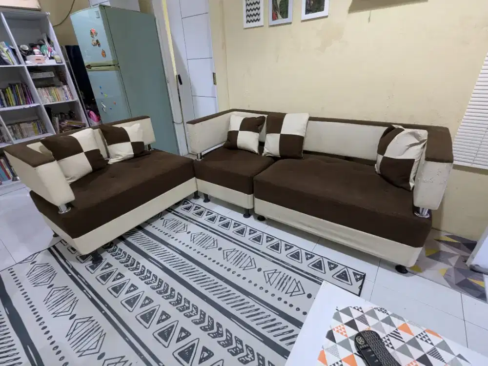 Sofa L Sudut Minimalis Minus Pemakaian