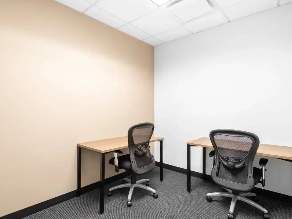 Regus - The Energy Building (Kantor Pribadi 1 Orang)