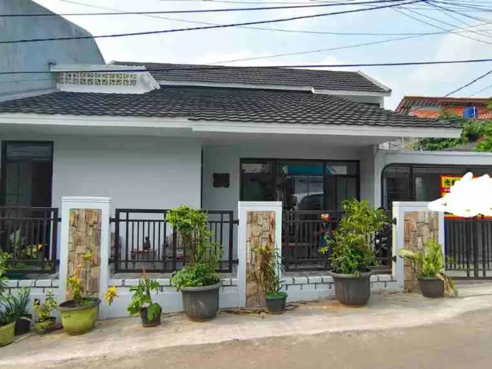 DIJUAL RUMAH BAGUS 2LANTAI JL.BANJARSARI DEKAT CITOS/STASIUN MRT FATMAWATI CILANDAK BARAT JAKSEL.