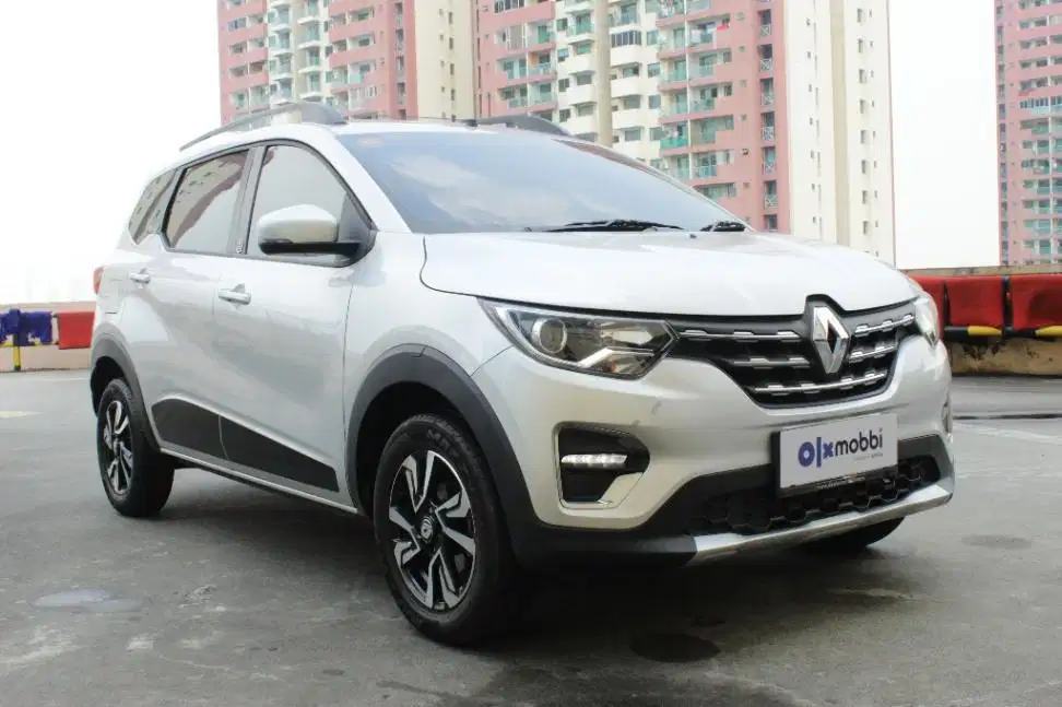 TDP 6,JT Renault Triber 1.0 RXZ Bensin-AT Silver 2021