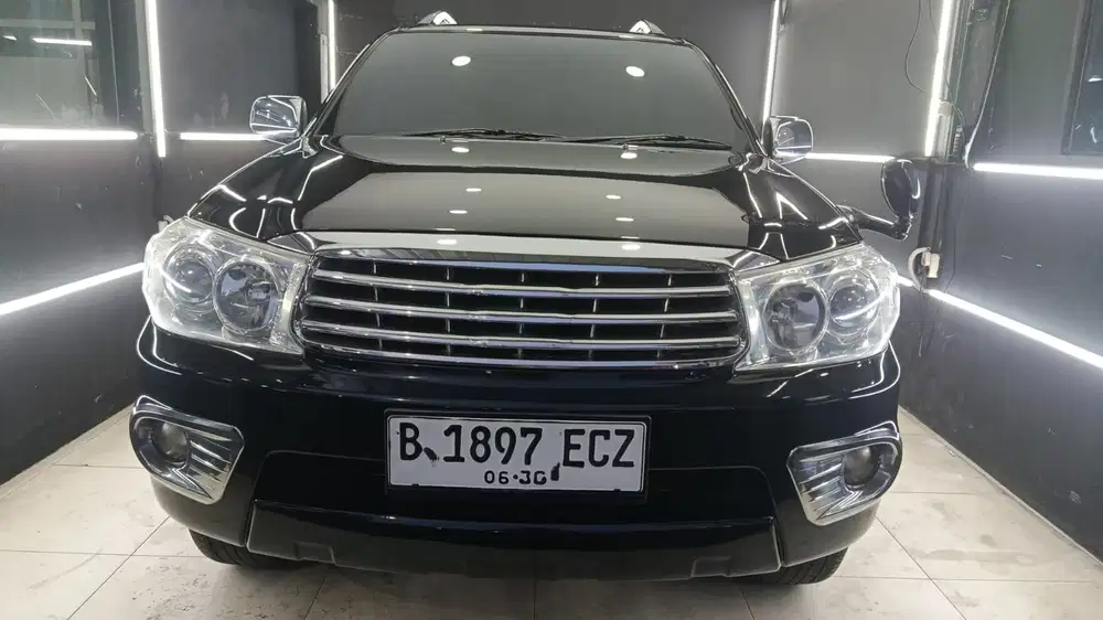 Toyota Fortuner 2010 Bensin