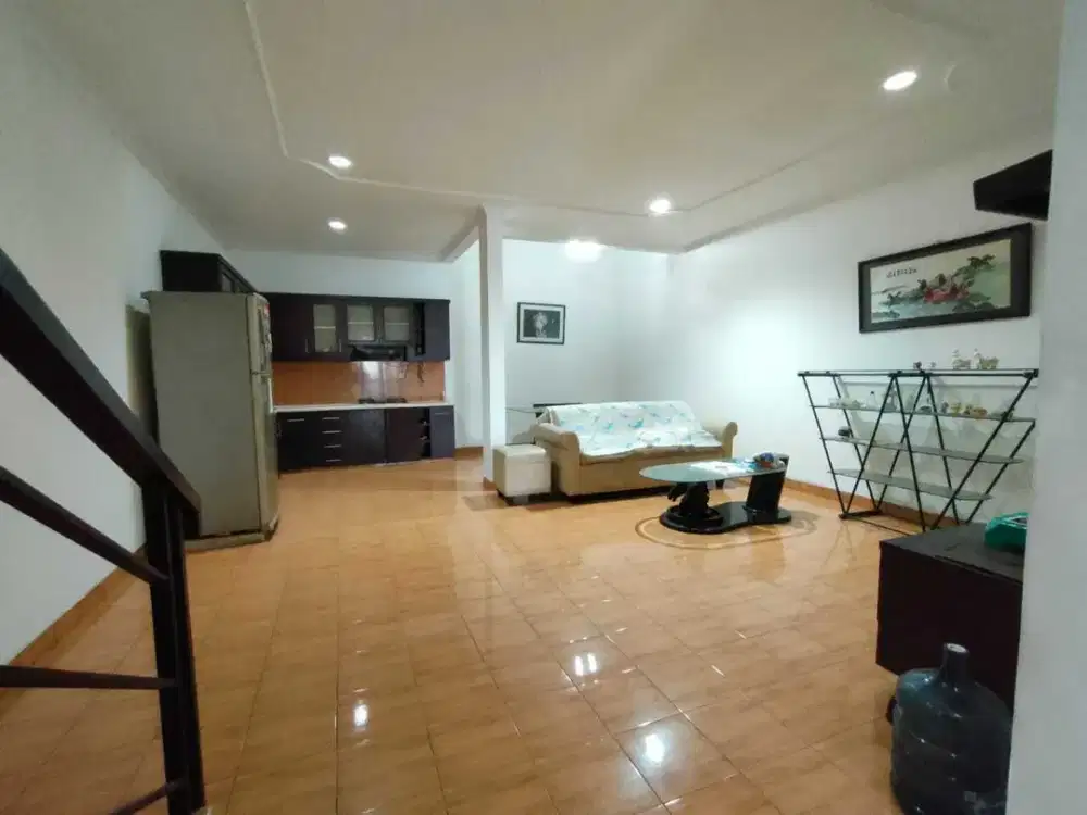 Jual Cepat Rumah Strategis di Taman Kota Jakarta Barat Dekat Stasiun