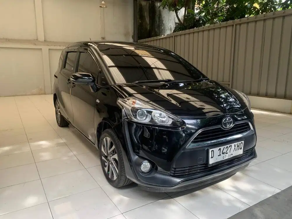 TOYOTA SIENTA 1.5 V CVT 2019 MATIC LOW KILOMETER