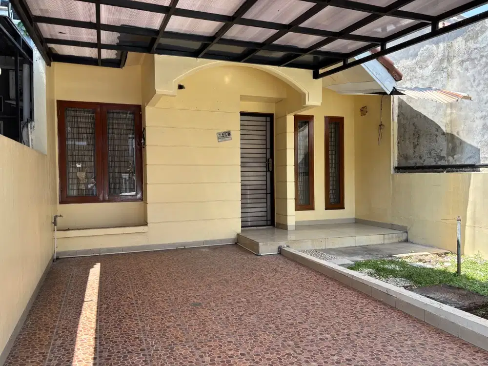 Disewakan rumah di Perum Palem Semi
