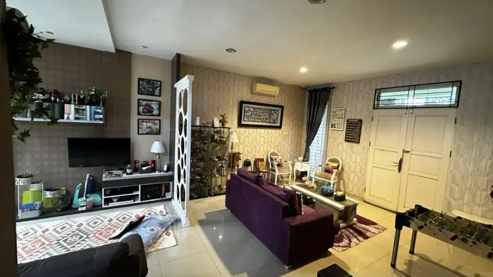 Rumah Komplek Evergreen, lebar 8 m