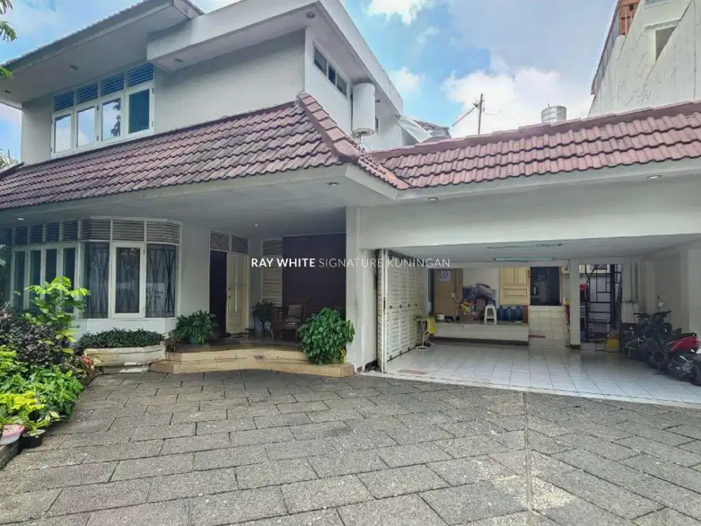 Dijual Rumah Layak Huni Lokasi Bagus Dengan Kolam Renang Di Pondok Indah