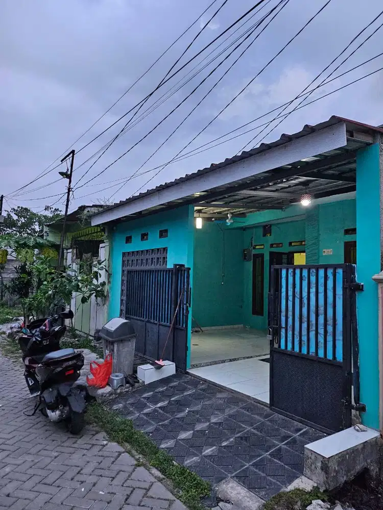Rumah Cantik Siap Huni, Lokasi Strategis di Pinggir Jalan Mauk