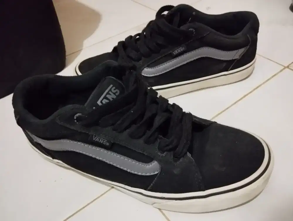 Vans original no. 42 insol 27cm masih bagus BU yuk