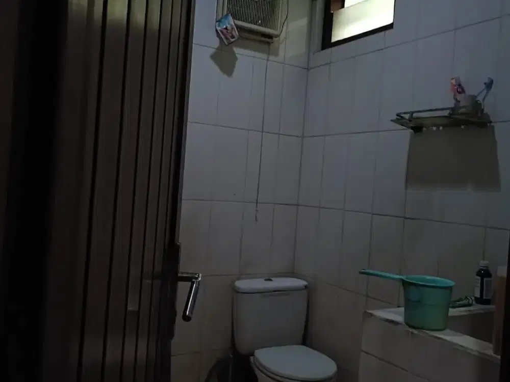 Rumah 2 Lantai Strategis di Tebet