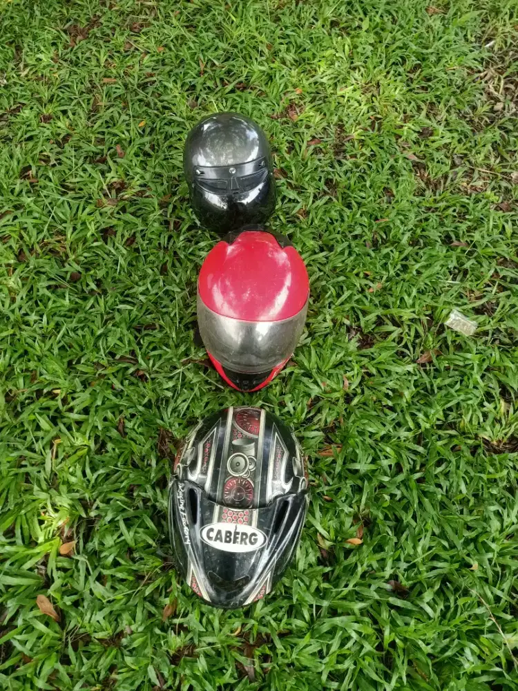 Di jual semua yg di foto murah aja wa dan hp yg cepat dia dapat